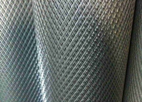 Expanded Metal Mesh widely used in park photovoltaic fences breeding nets landfill site protection and other fencing needs
